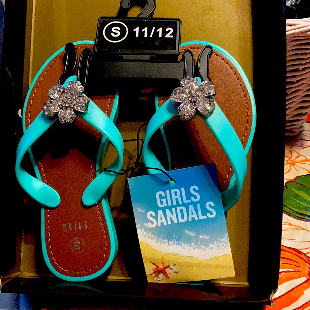 GIRL SANDALS